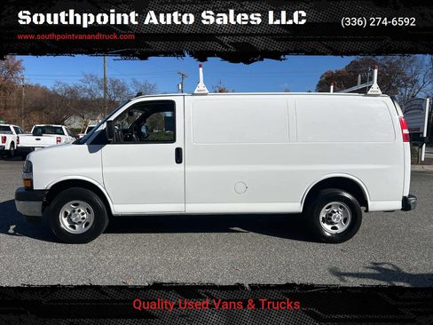 Used 2018 Chevrolet Express 2500 w/ Driver Convenience Package image 2