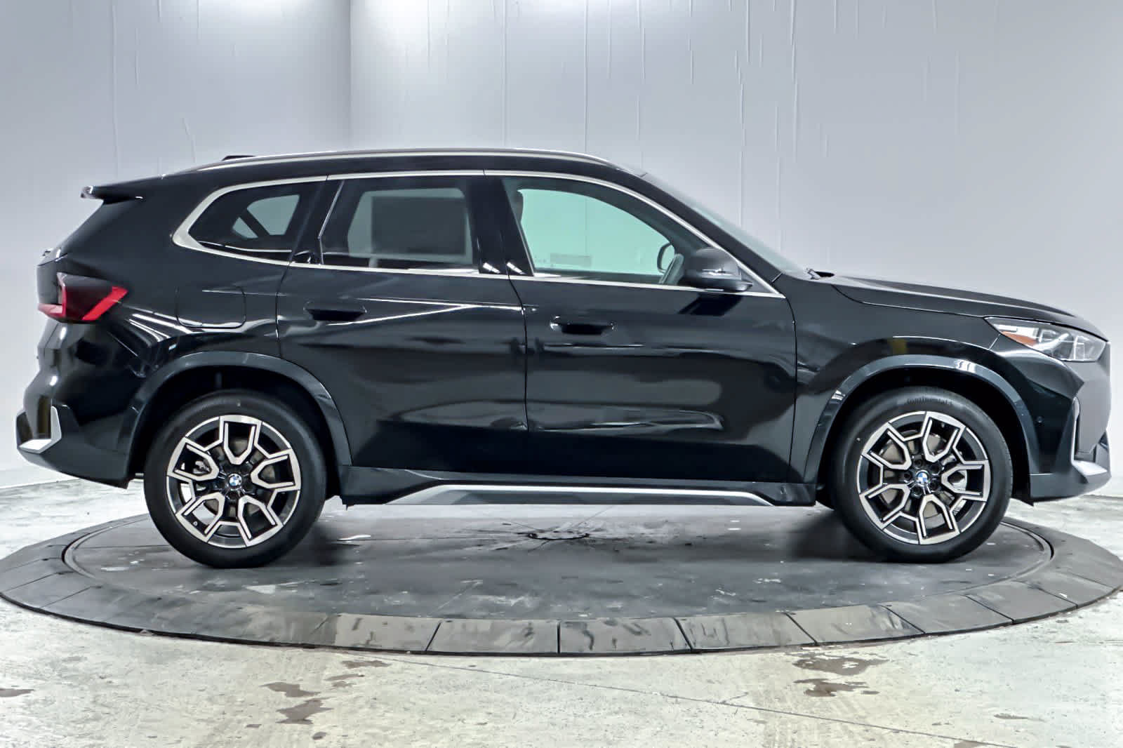Used 2026 BMW X1 xDrive28i w/ Technology Package AWD/4WD image 8