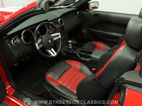 Used 2006 Ford Mustang GT RWD image 4
