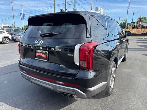 Used 2023 Hyundai Palisade SEL w/ Premium Package AWD/4WD image 4