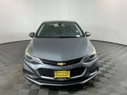 Used 2018 Chevrolet Cruze LT FWD image 2