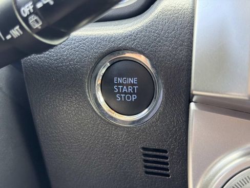 Used 2021 Toyota 4Runner Limited AWD/4WD image 31
