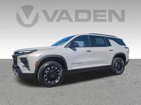 New 2026 Chevrolet Traverse Z71 w/ Enhanced Driving Package image 2