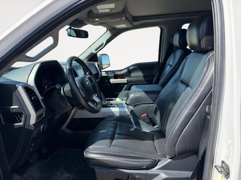 Used 2019 Ford F150 Lariat w/ Equipment Group 502A Luxury AWD/4WD image 9