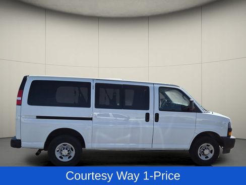Used 2023 Chevrolet Express 3500 LS RWD image 11