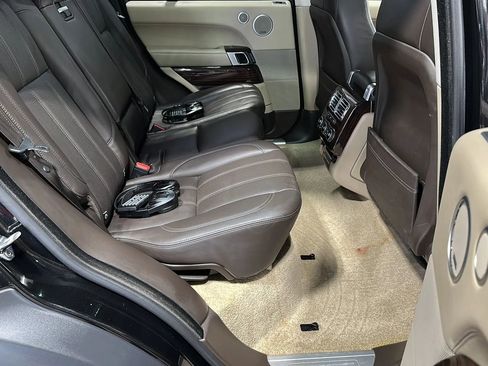 Used 2017 Land Rover Range Rover HSE image 17