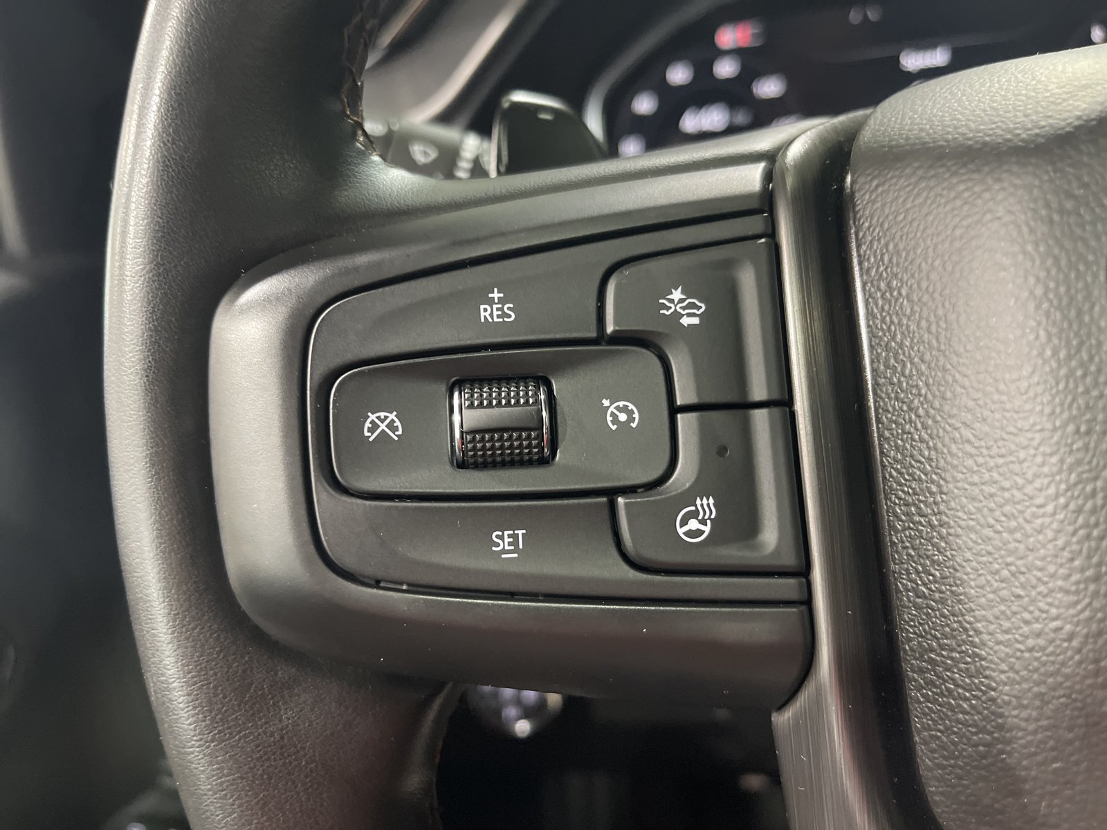 Used 2024 GMC Sierra 1500 AT4 w/ Technology Package AWD/4WD image 32