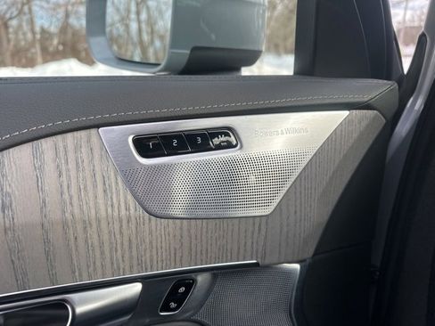 Certified 2025 Volvo XC90 T8 Ultra image 33