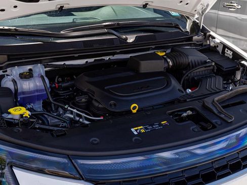 New 2027 Chrysler Pacifica Select FWD image 30