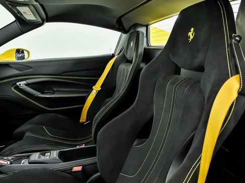 Used 2021 Ferrari F8 Tributo RWD image 23