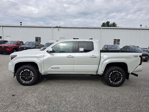 New 2026 Toyota Tacoma TRD Sport AWD/4WD image 6