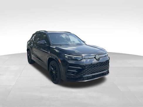 New 2026 Volkswagen Tiguan SE R-Line FWD image 7