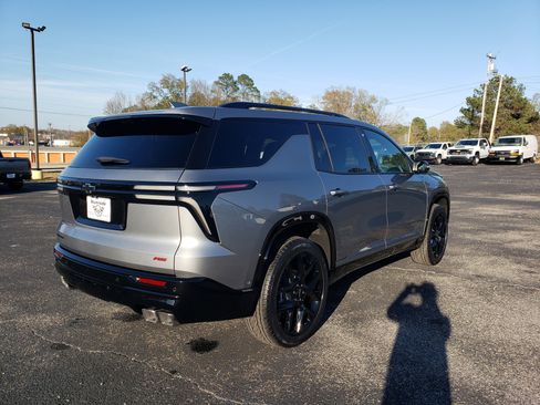 New 2026 Chevrolet Traverse RS w/ LPO, Floor Liner Package image 4