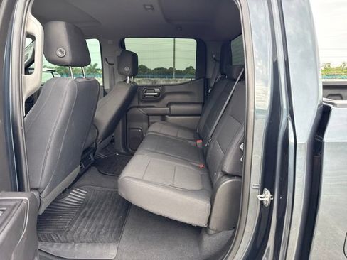 Used 2019 Chevrolet Silverado 1500 Custom w/ Custom Value Package RWD image 3