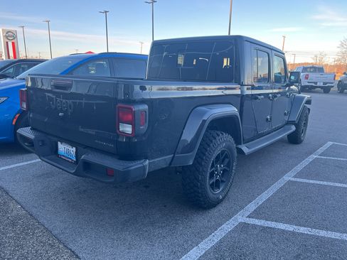 Used 2025 Jeep Gladiator High Tide image 9