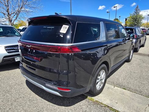 Used 2022 Kia Carnival LX FWD image 5