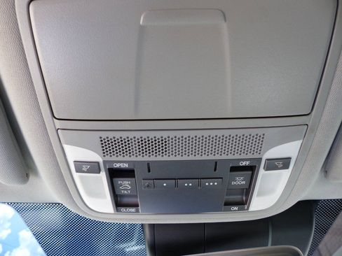 Used 2020 Acura TLX FWD image 35