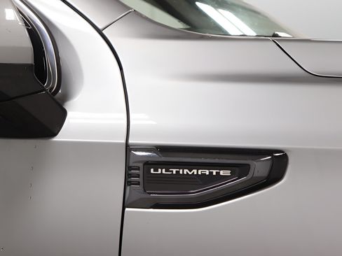 Used 2025 GMC Yukon Denali Ultimate AWD/4WD image 40