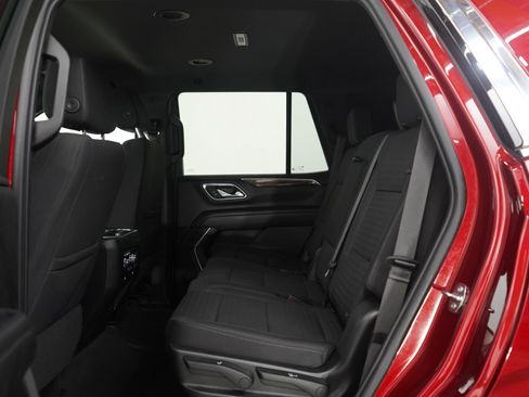 Used 2023 GMC Yukon SLE image 18