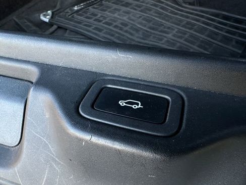 Used 2018 Land Rover Range Rover HSE image 37