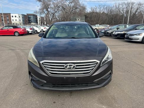 Used 2015 Hyundai Sonata SE image 2