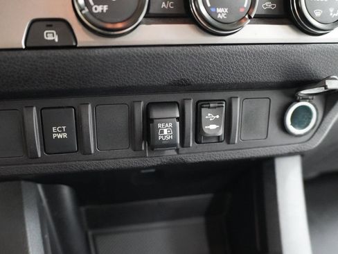 Used 2019 Toyota Tacoma SR5 RWD image 20