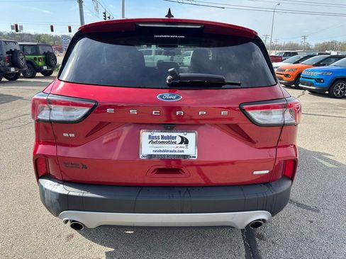 Used 2020 Ford Escape SE image 4