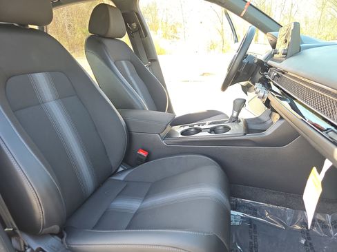 Used 2025 Honda Civic Sport image 10