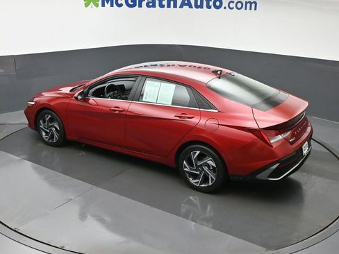 Used 2025 Hyundai Elantra SEL image 23