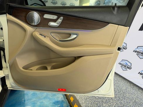 Used 2020 Mercedes-Benz GLC 300 4MATIC w/ Premium Package image 28