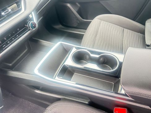 Used 2025 Chevrolet Equinox LT image 41