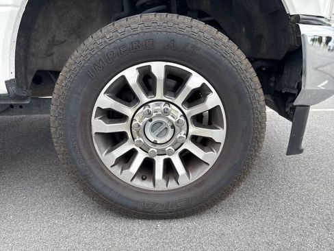 Used 2022 Ford F350 Lariat w/ Lariat Ultimate Package AWD/4WD image 11
