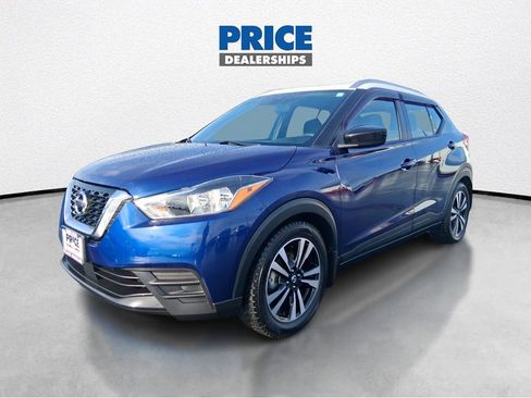 Used 2020 Nissan Kicks SV image 2