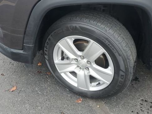 Certified 2022 Jeep Compass Latitude w/ Convenience Group image 3