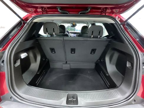 Used 2022 Chevrolet Bolt EUV LT w/ Comfort Package FWD image 22