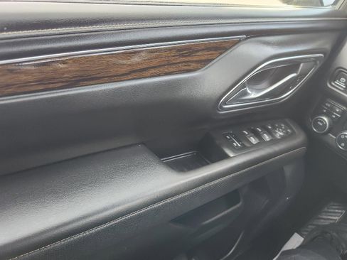 Used 2023 Chevrolet Suburban Premier image 17