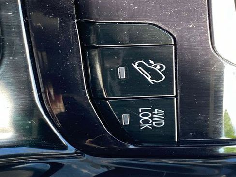 Used 2024 Jeep Compass Trailhawk image 32