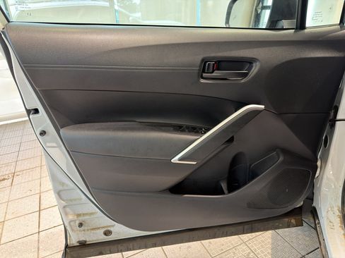 Used 2022 Toyota Corolla Cross LE w/ Moonroof Package FWD image 13