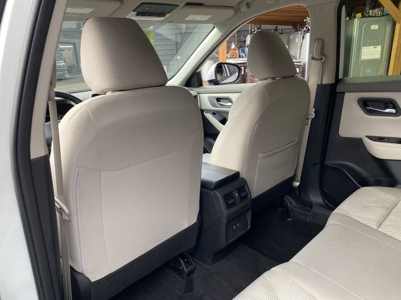 Used 2025 Nissan Rogue SV AWD/4WD image 14