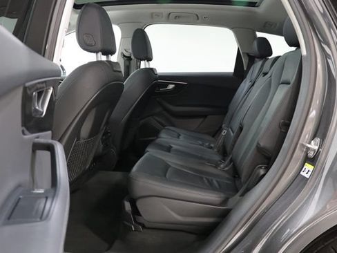 Used 2024 Audi Q7 3.0T Premium Plus AWD/4WD image 30