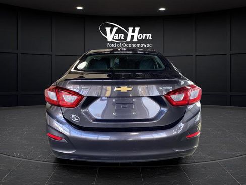 Used 2017 Chevrolet Cruze Premier image 12