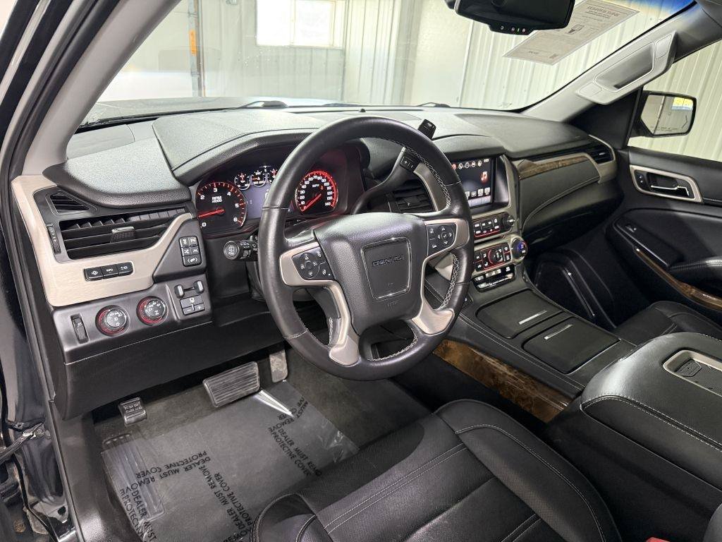 Used 2016 GMC Yukon XL Denali w/ Open Road Package AWD/4WD image 17