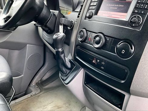 Used 2015 Mercedes-Benz Sprinter 2500 image 21