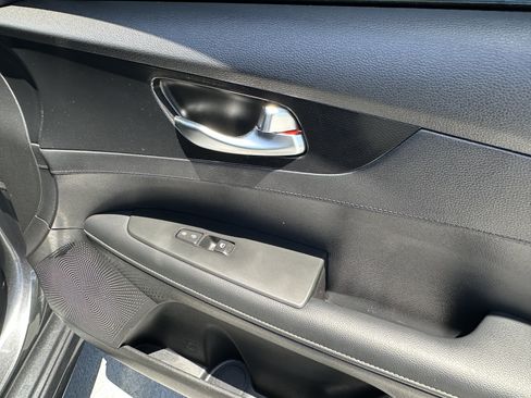 Certified 2024 Kia Forte GT-Line FWD image 16