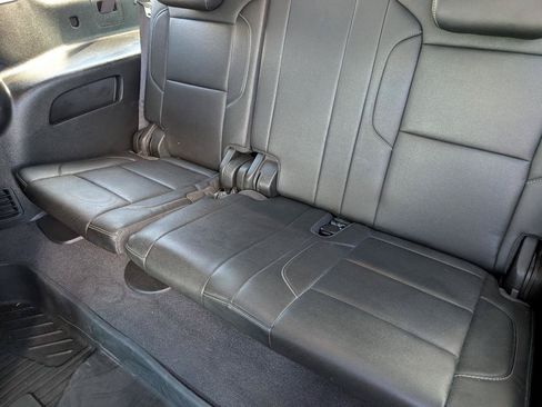 Used 2020 Chevrolet Suburban Premier RWD image 10