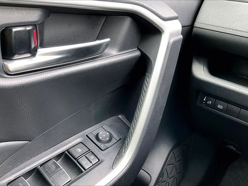 Used 2024 Toyota RAV4 XLE Premium FWD image 36