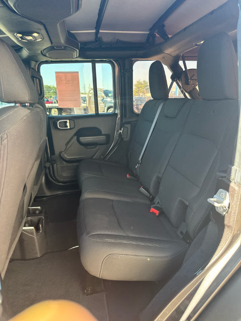 Used 2022 Jeep Wrangler Unlimited Sport AWD/4WD image 11