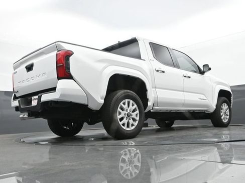 Used 2025 Toyota Tacoma SR5 AWD/4WD image 24