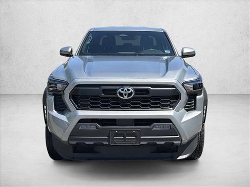 Used 2025 Toyota Tacoma TRD Off-Road AWD/4WD image 2