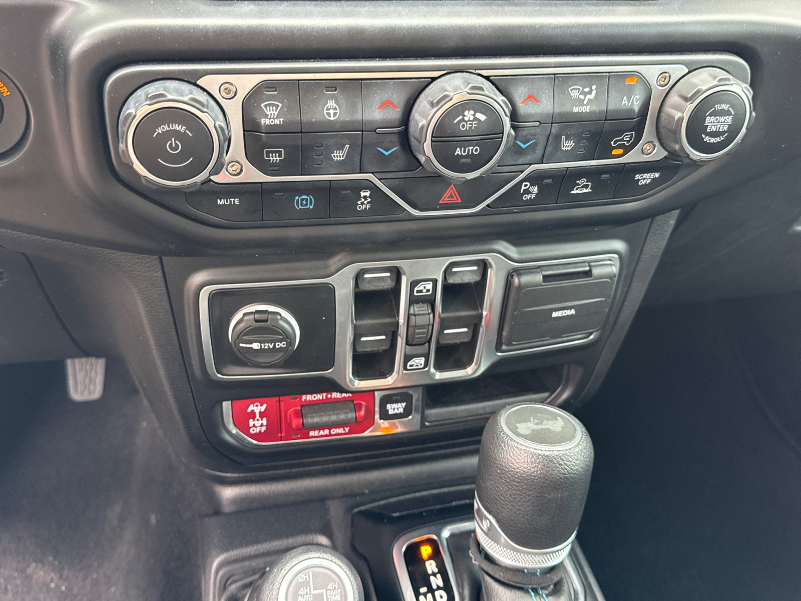 Used 2023 Jeep Wrangler Unlimited Rubicon 4xe w/ Safety Group AWD/4WD image 29